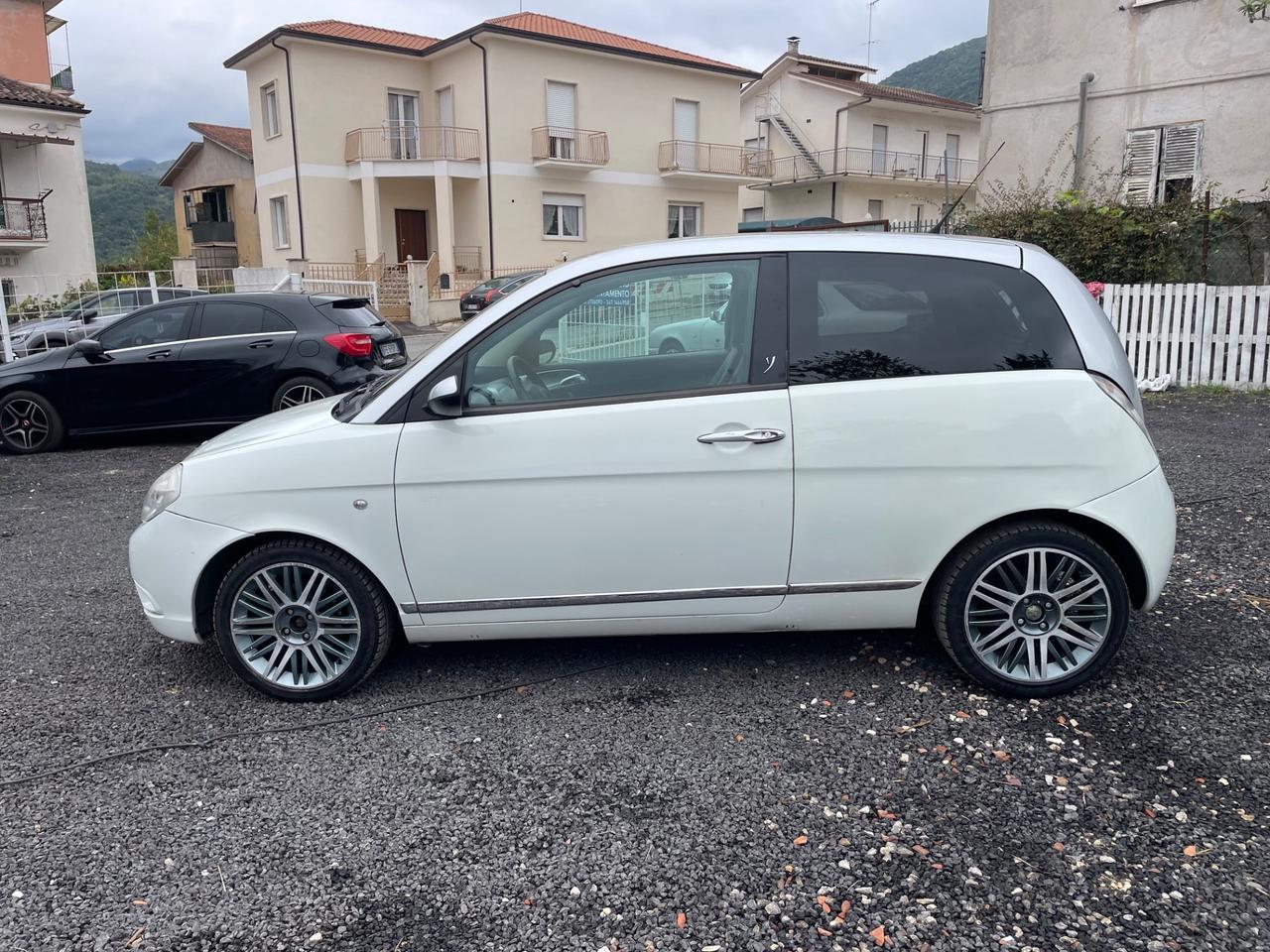 Lancia Ypsilon 1.2 Modamilano