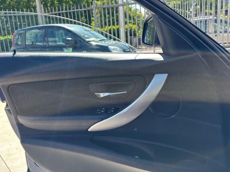 BMW Serie 3 320d Touring eff.dynamics Business Advantage auto TETTO APRIBILE