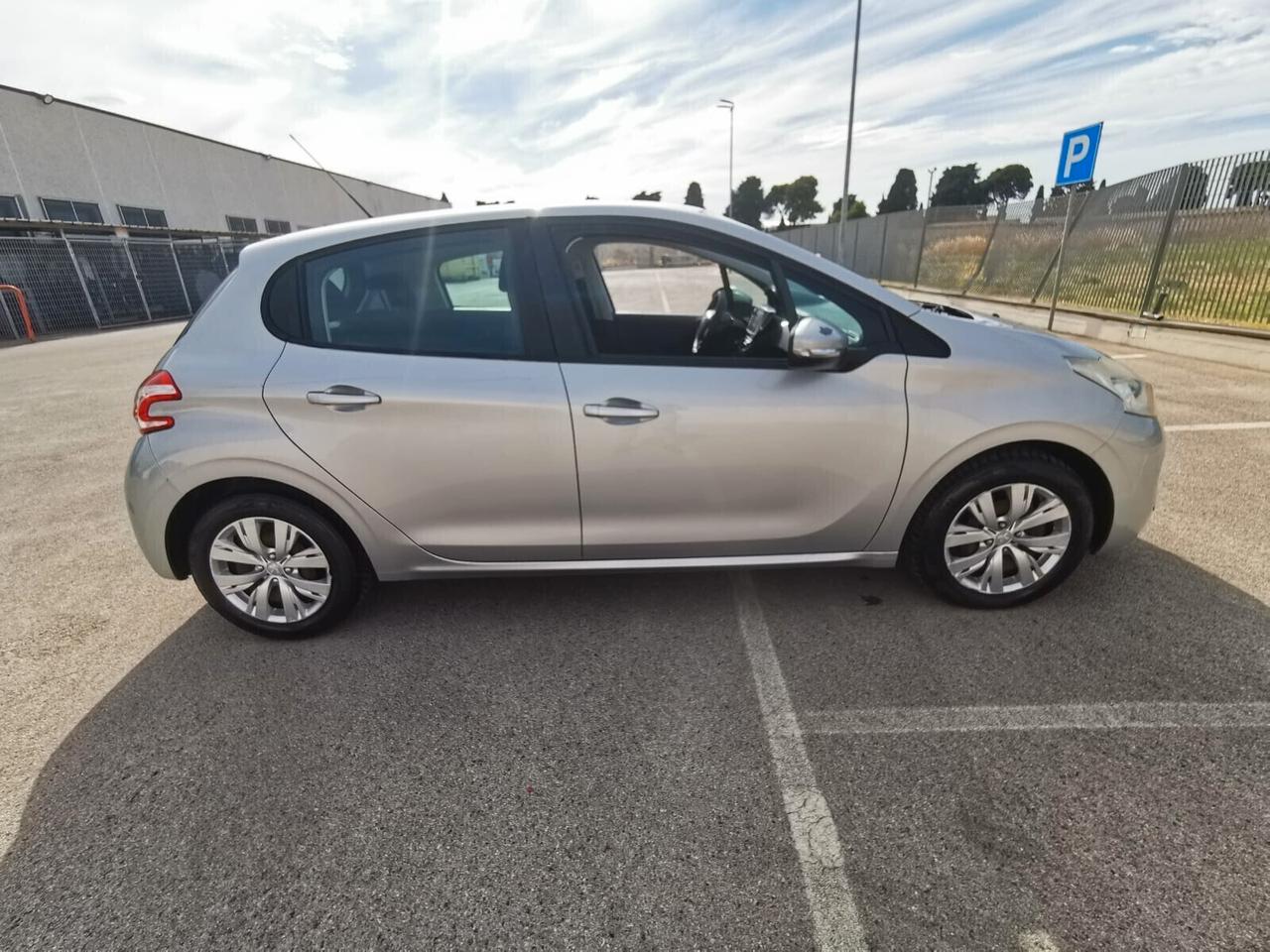 Peugeot 208 1.0 VTi 68 CV 5 porte Active - 2013