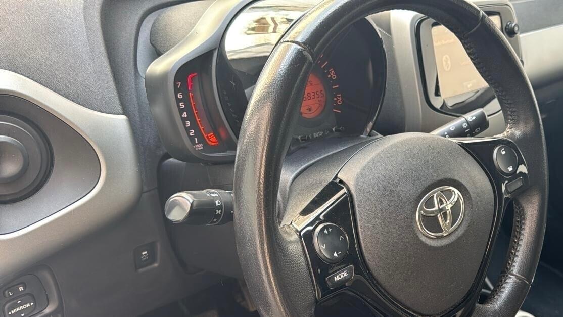 Toyota Aygo 1.0 72 CV 5 porte x-trend