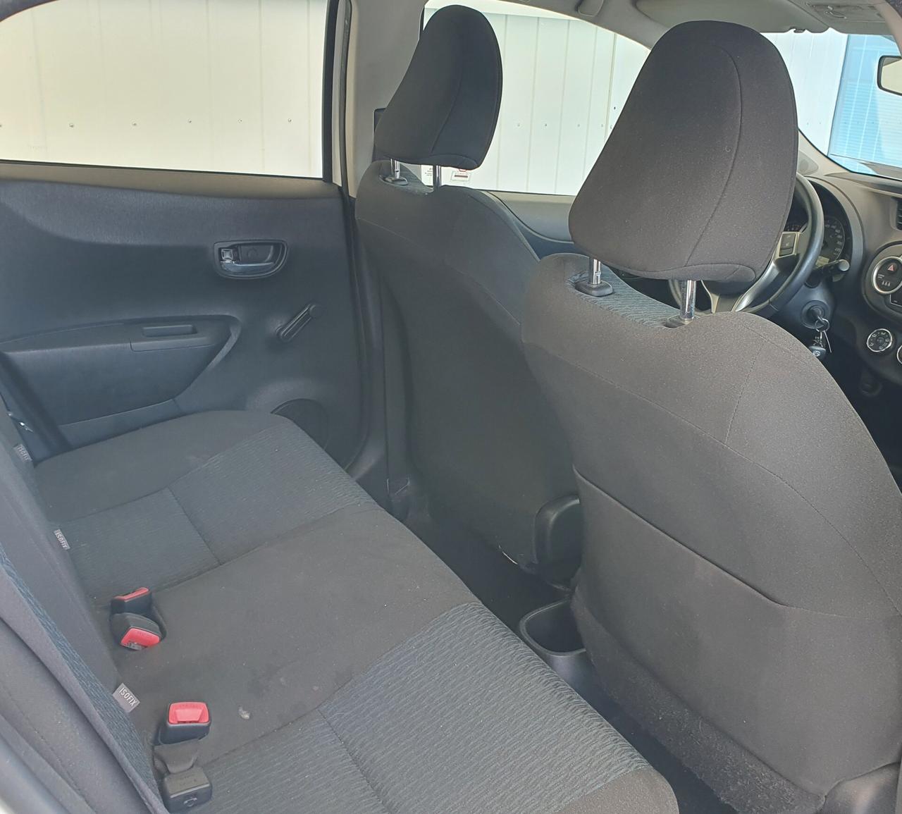 Toyota Yaris Lounge 1.0 BENZ. CON NAVI - 2013 - KM. 82.000