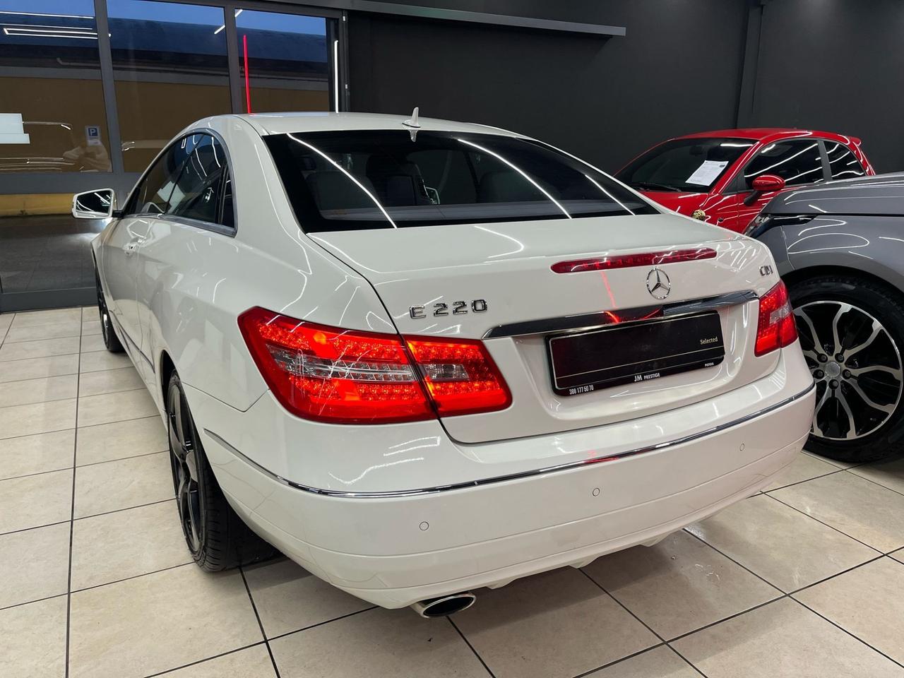 Mercedes-benz E 220 CDI Coupé BlueEFFICIENCY