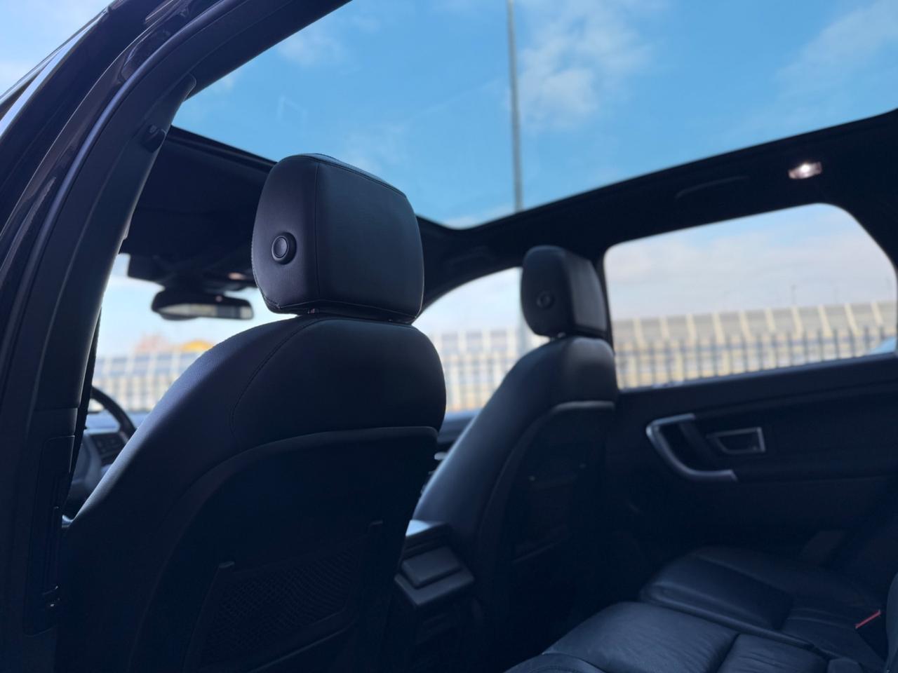 7 POSTI Land Rover Discovery Sport 2.2 TD4 HSE Luxury