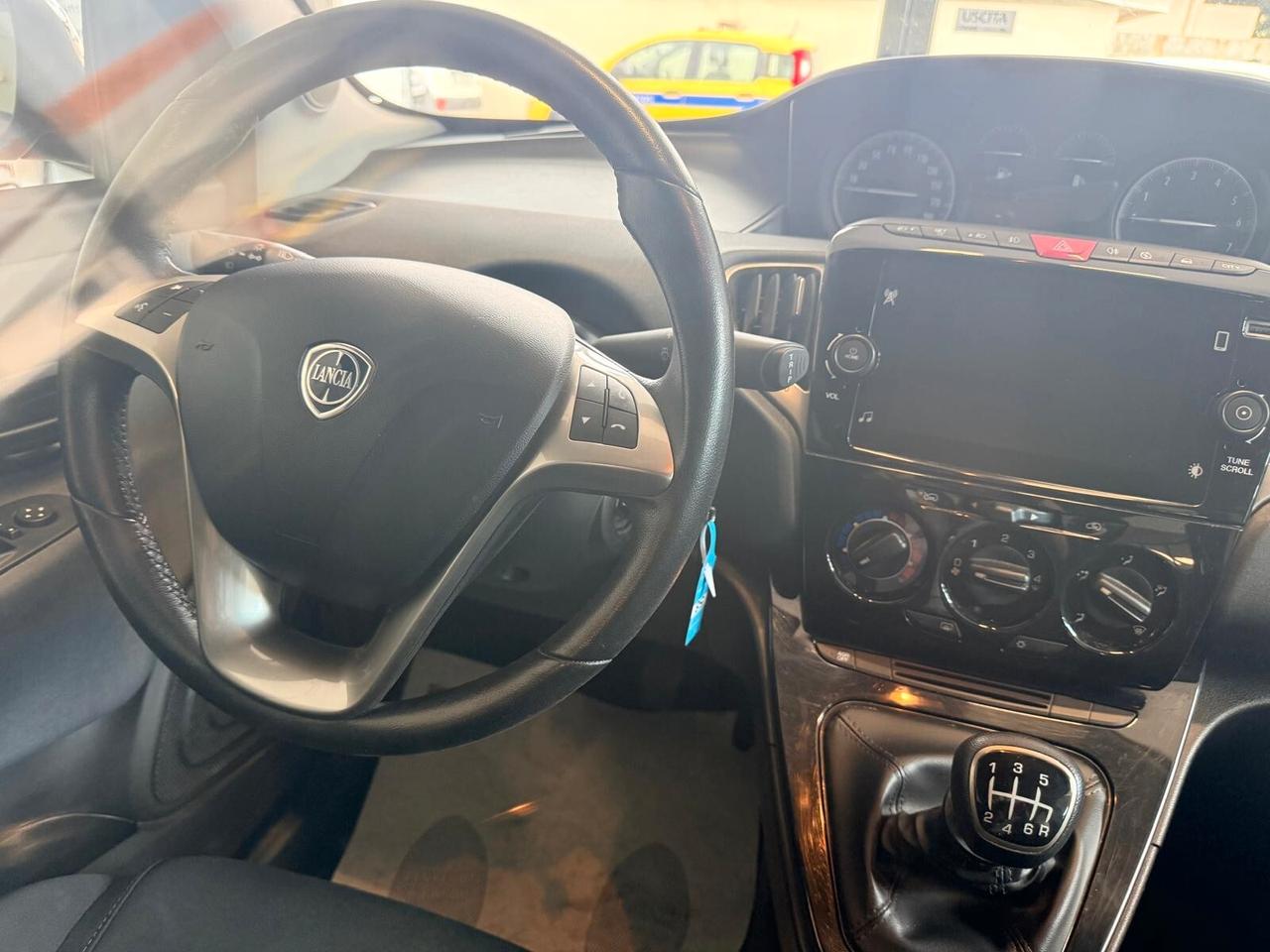 Lancia Ypsilon 1.0 FireFly 5 porte S&S Hybrid Ecochic Gold