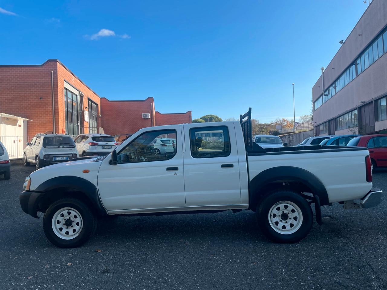 Nissan Navara NP300 2.5 Dci Double Cab 133cv Autocarro+Gancio