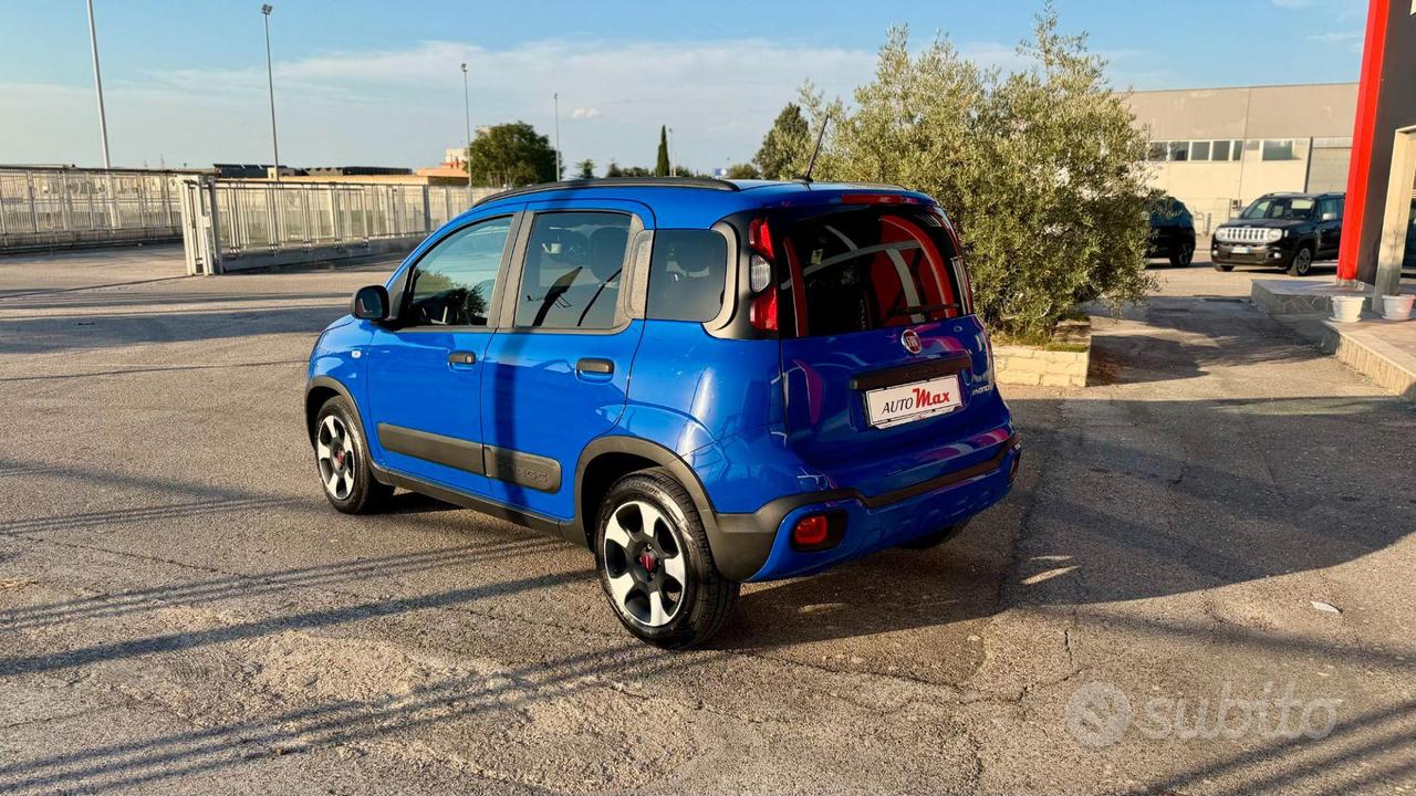 Fiat Panda 1.0 hybrid City Cross s