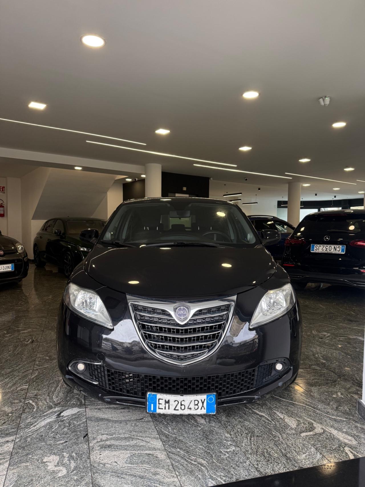 Lancia Ypsilon 1.3 MJT 16V 95 CV 5 porte S&S Silver