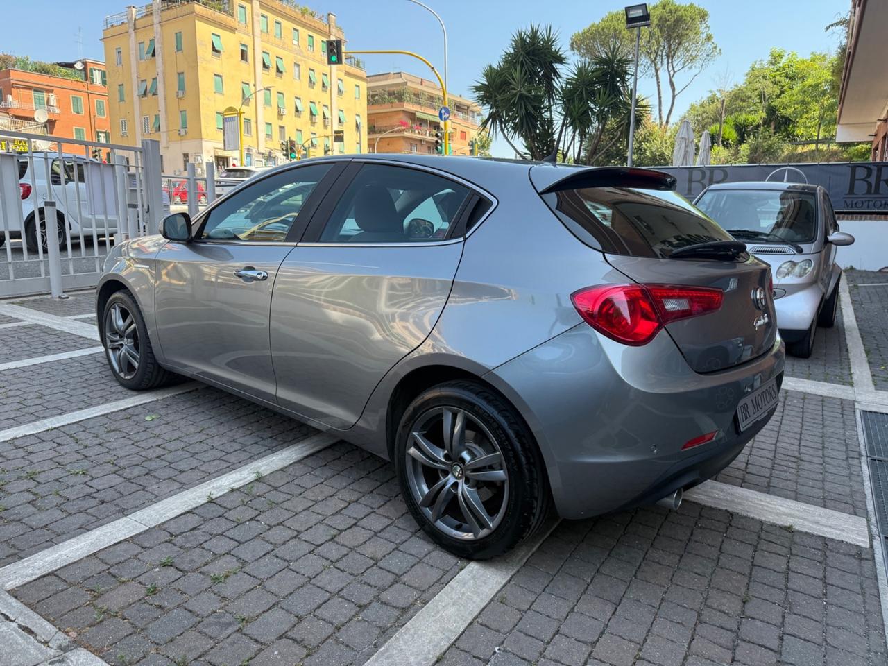Alfa Romeo Giulietta 1.6 JTDm-2 Distinctive - CONDIZIONI MANIACALI !!
