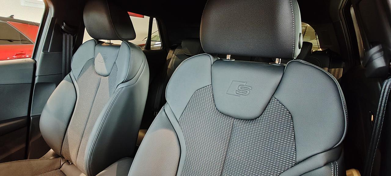 Audi Q2 35 TDI S tronic Identity Black