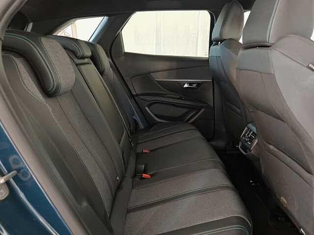 Peugeot 3008 Hybrid 136 e-DCS 6 Allure Pack