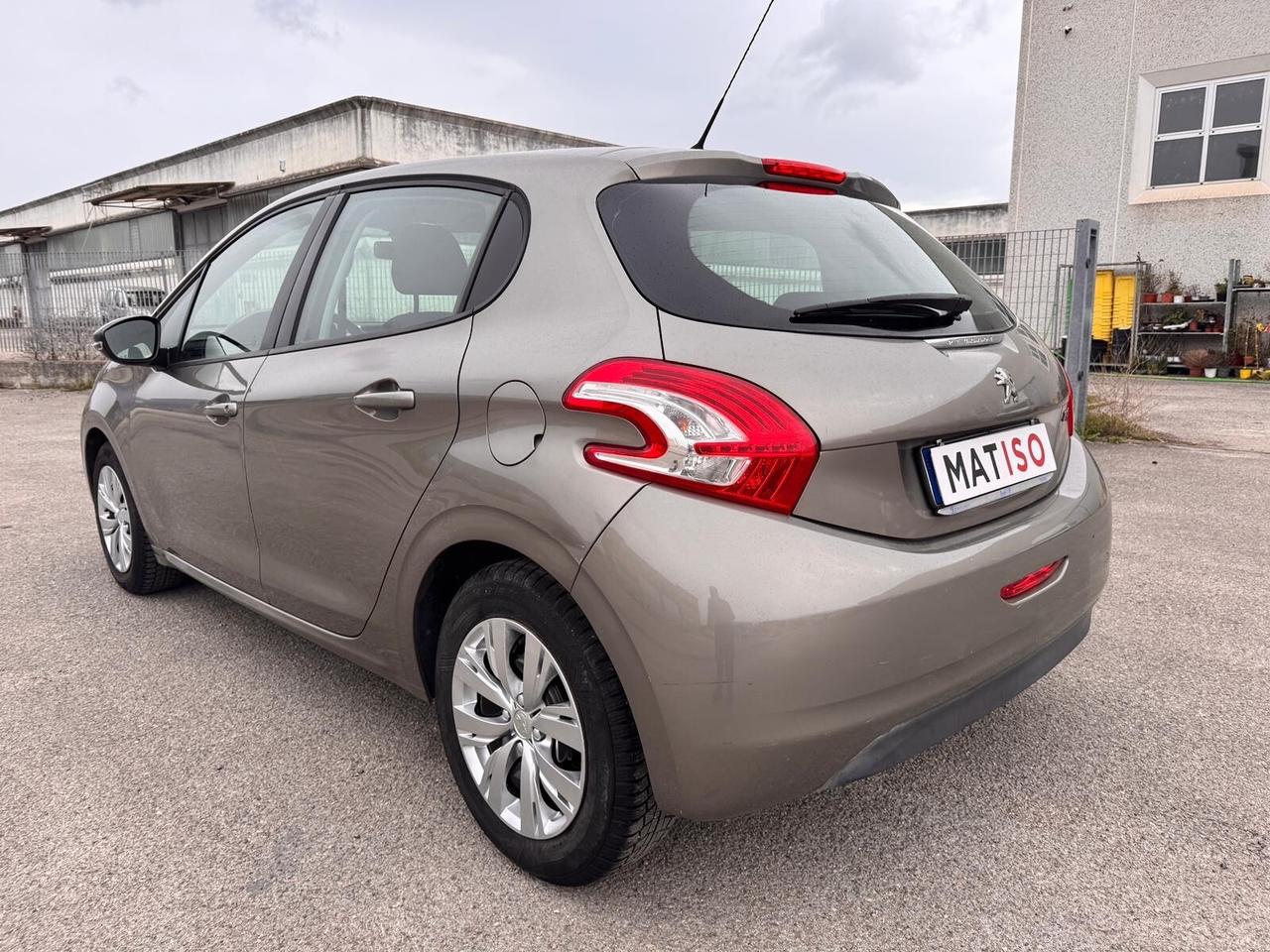 PACCHETTO : PEUGEOT 208 + FIAT 500 ( leggere )