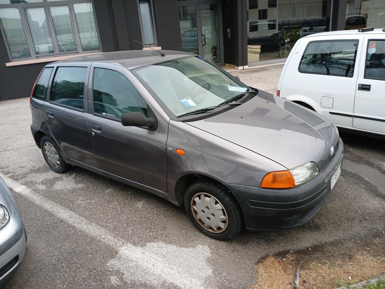 Fiat Punto 55 cat 5 porte S auto d" epoca 28 anni
