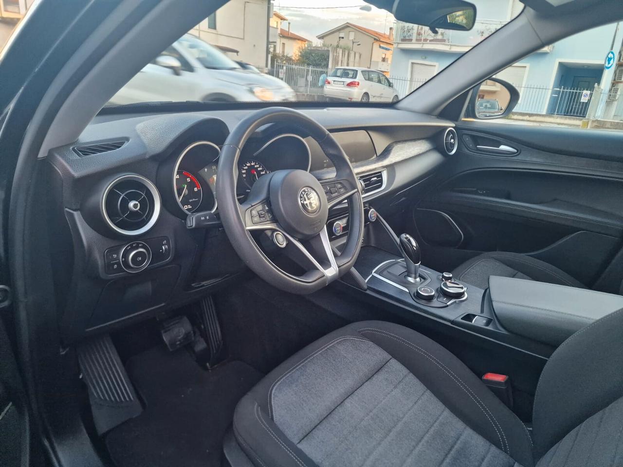 Alfa Romeo Stelvio 2.2 Turbodiesel 160 CV AT8 RWD Business