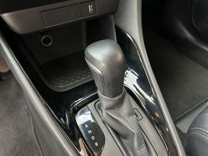 Toyota Yaris 1.5h Lounge