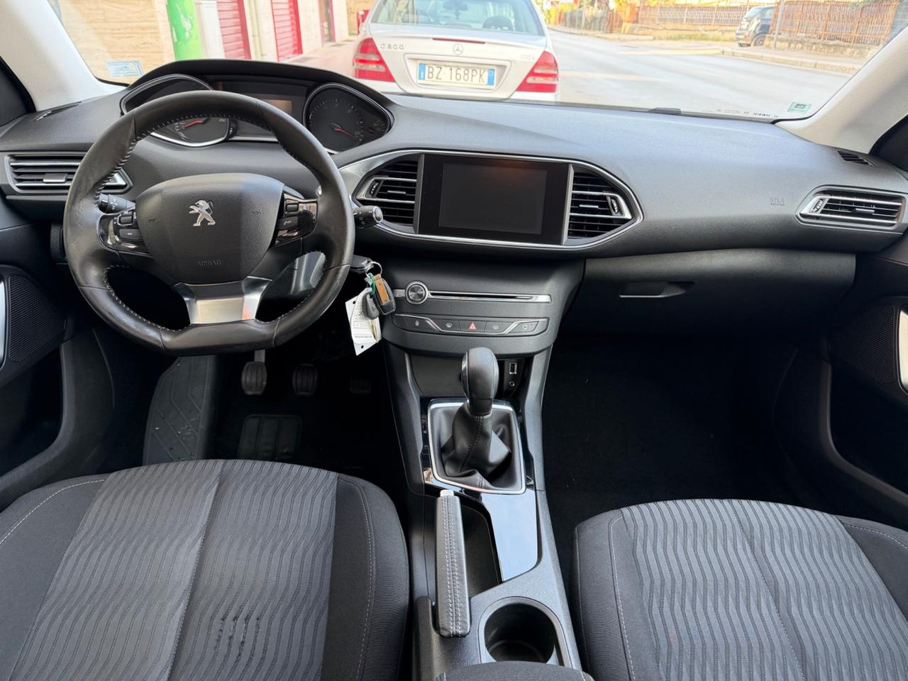 Peugeot 308 1.6 HDi 92 CV BERLINA *140.000km*