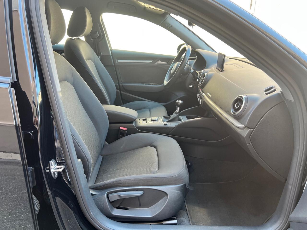 Audi A3 SPB Sportback 2.0 tdi 150CV Business NAVI/LED/17;