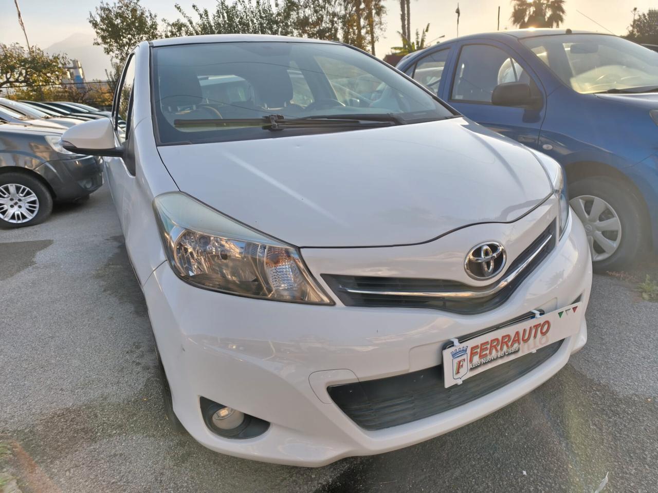 TOYOTA YARIS 1.0 LOUNGE +NAVI
