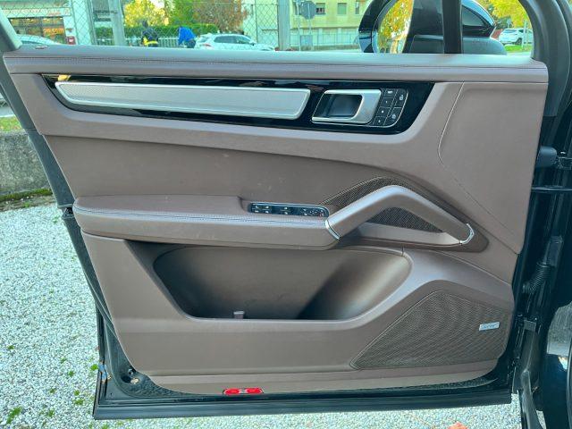 PORSCHE Cayenne 3.0 V6 E-Hybrid Platinum Edition *ASSE POST. STER