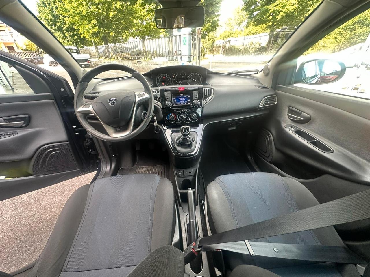 Lancia Ypsilon 1.0 FireFly 5 porte S&S Hybrid Ecochic Gold