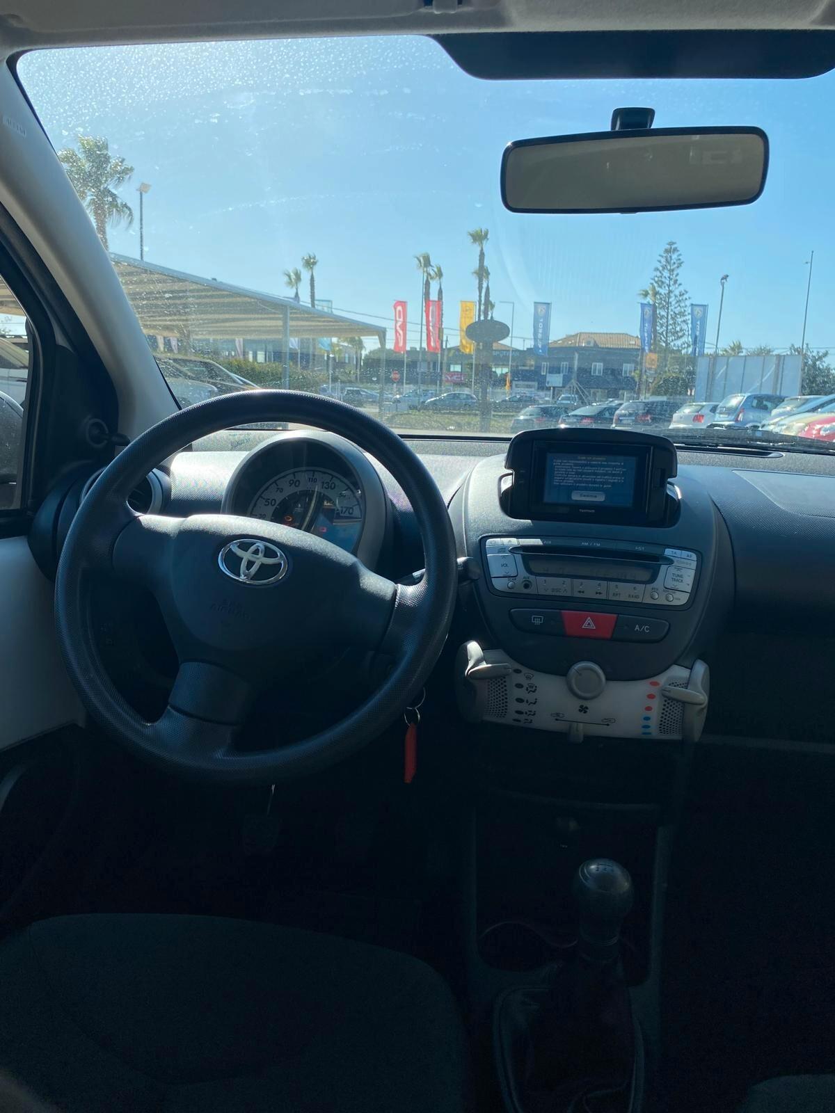 Toyota Aygo 1.0 12V VVT-i 5 porte Cool Soda Connect