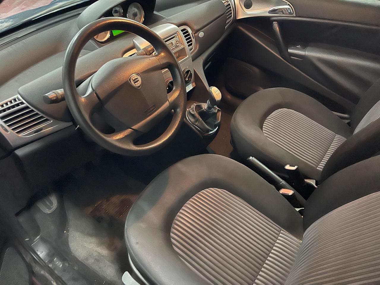 Lancia Ypsilon 1.2 Oro Giallo