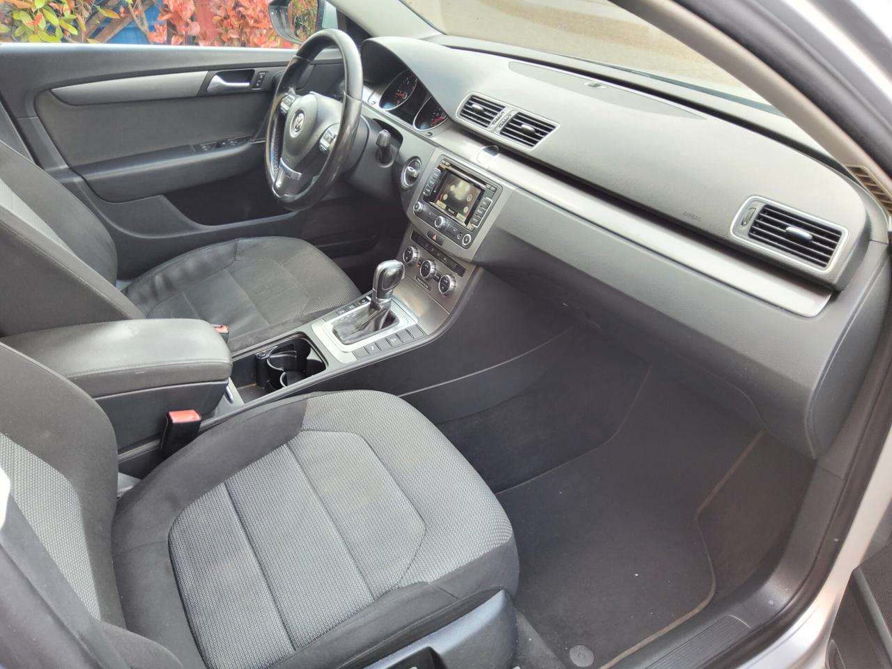 Volkswagen Passat Var. Bs. 1.6 TDI DSG Comf. BMT