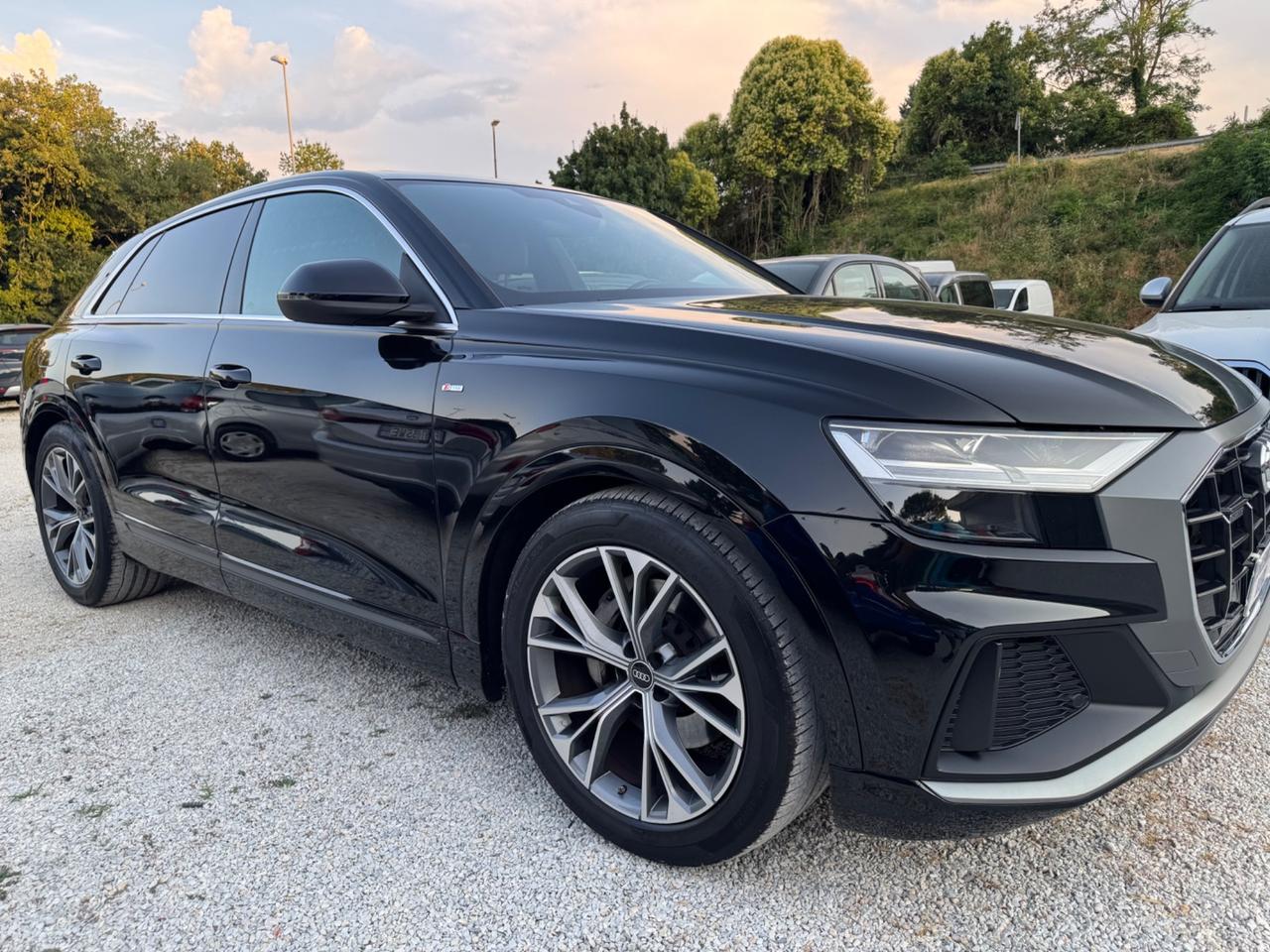 Audi Q8 45 TDI quattro S-Line Sport Tetto