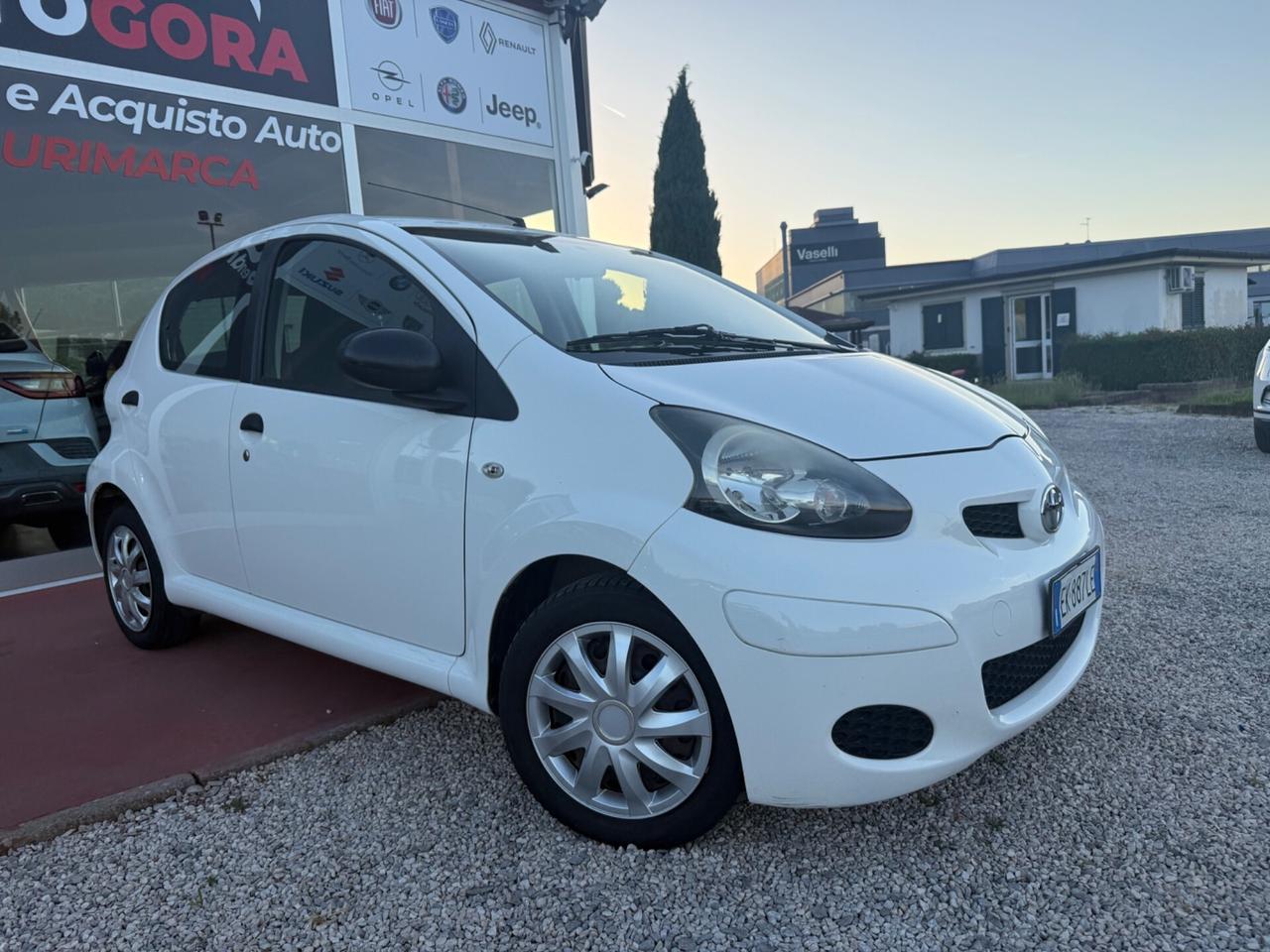 Toyota Aygo 1.0 12V VVT-i 5 porte Deep Ocean Connect