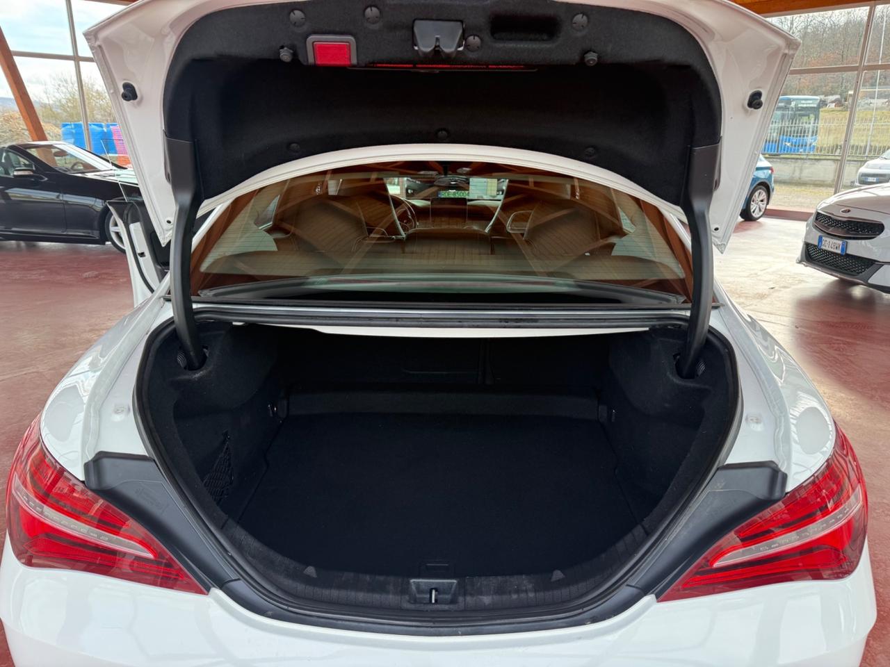 Mercedes-benz CLA 200 d - Automatico - Neopatentati