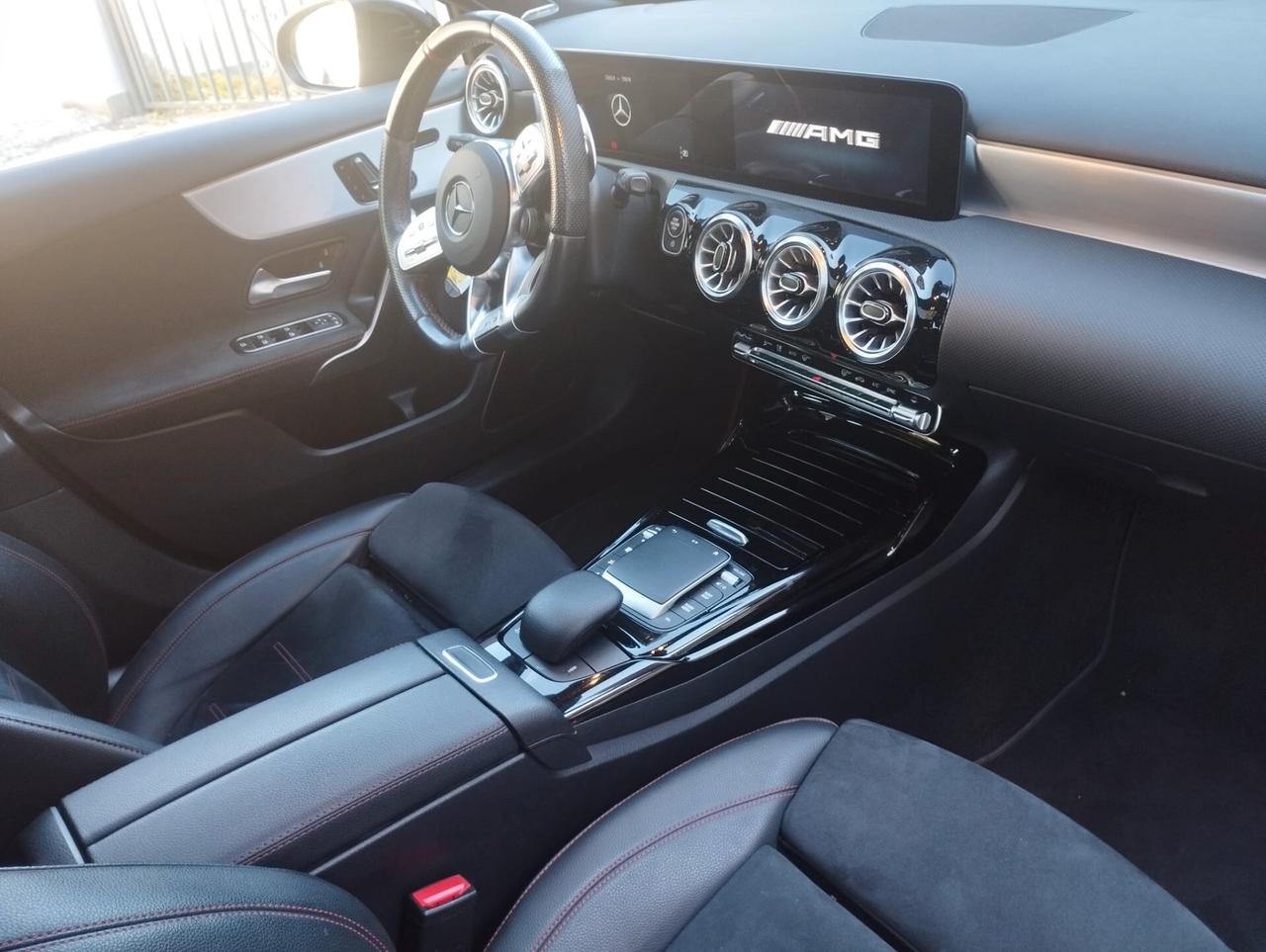 Mercedes-benz A 35 AMG RACE EDITION