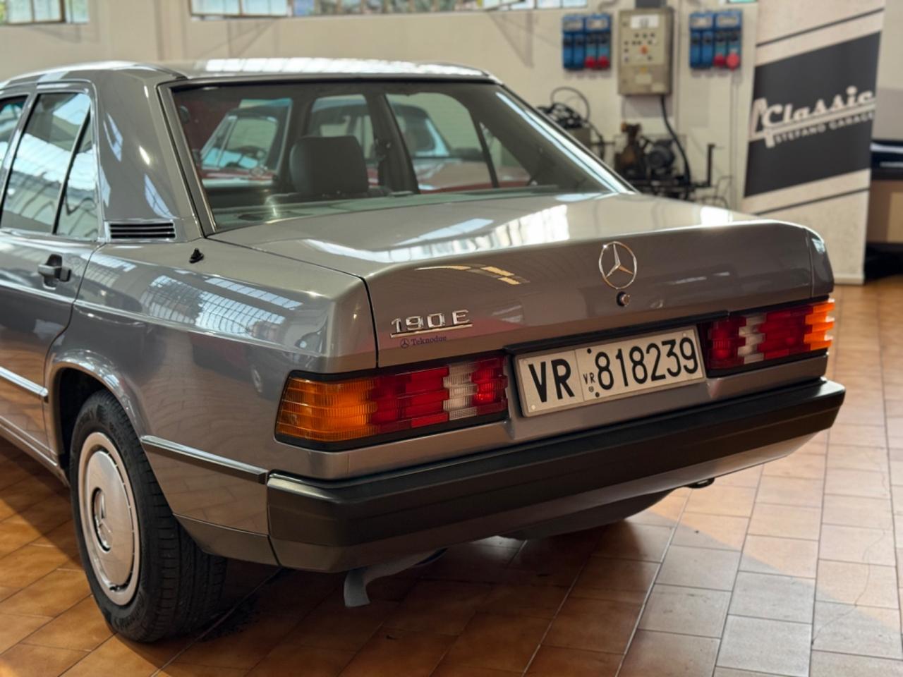 Mercedes-benz 190E 2.0 - ASI - Book Service