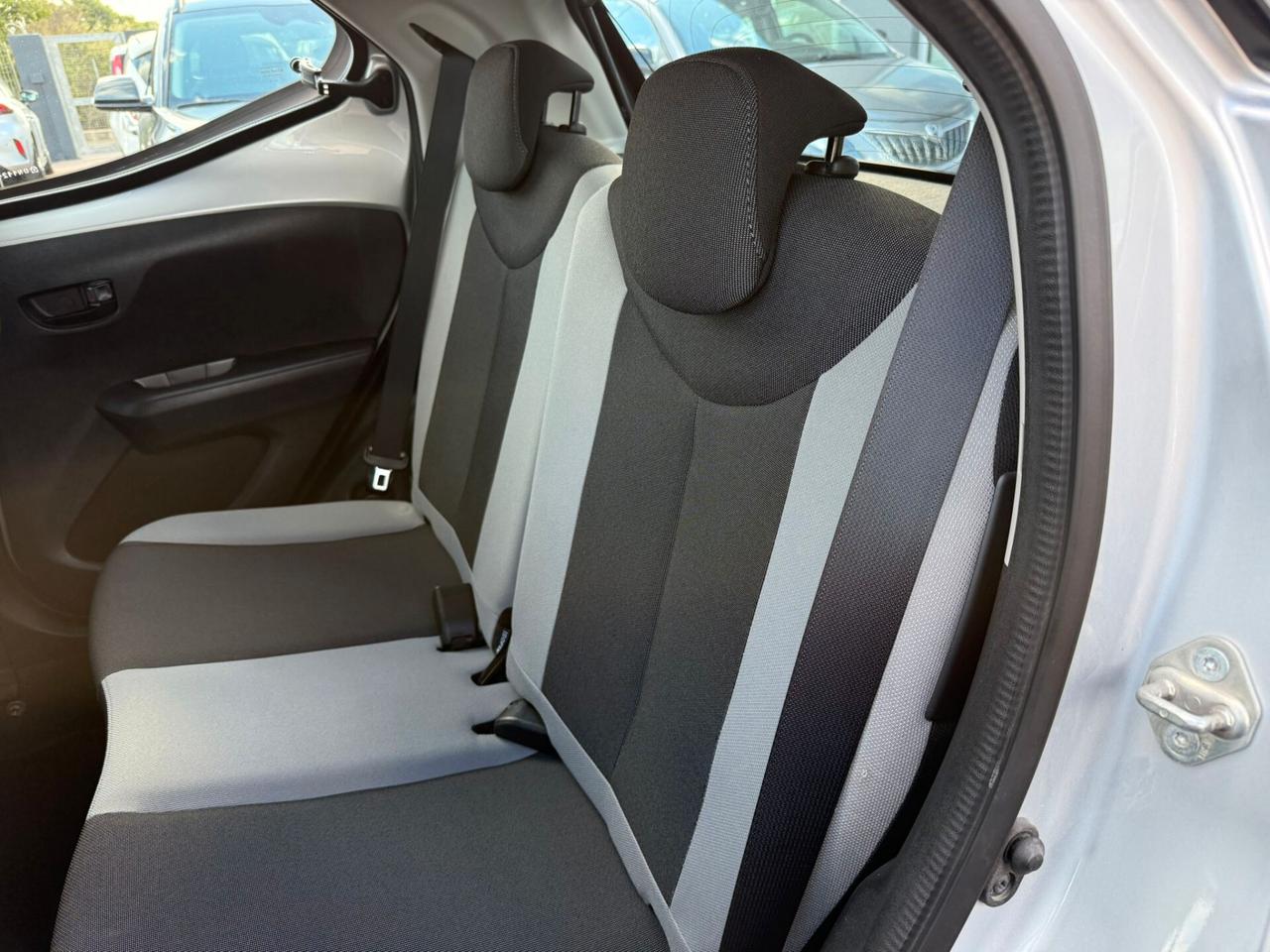 Toyota Aygo 1.0 VVT-i 69 CV 5 porte x-play