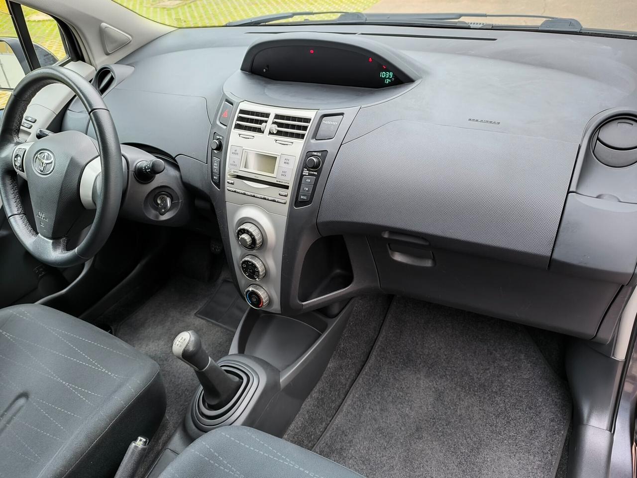 Toyota Yaris 1.0 5 porte Sol