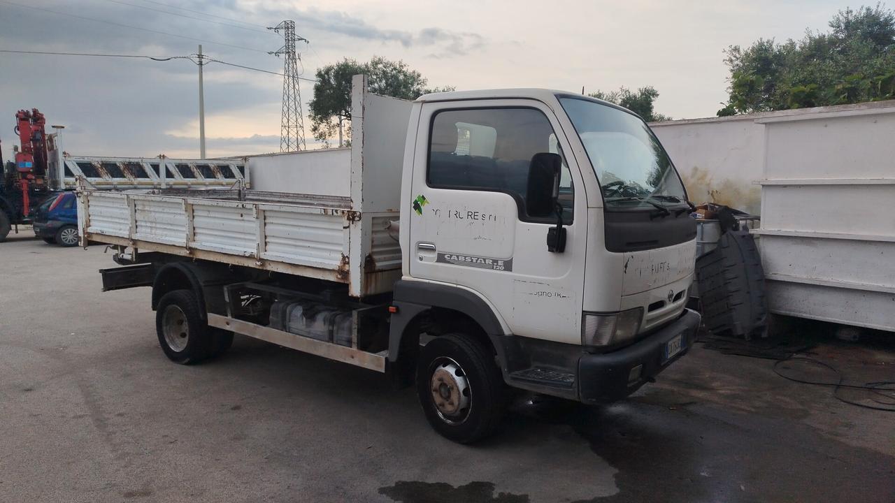 Nissan cabstar trilaterale ribaltabile