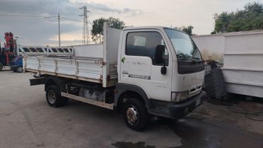 Nissan cabstar trilaterale ribaltabile