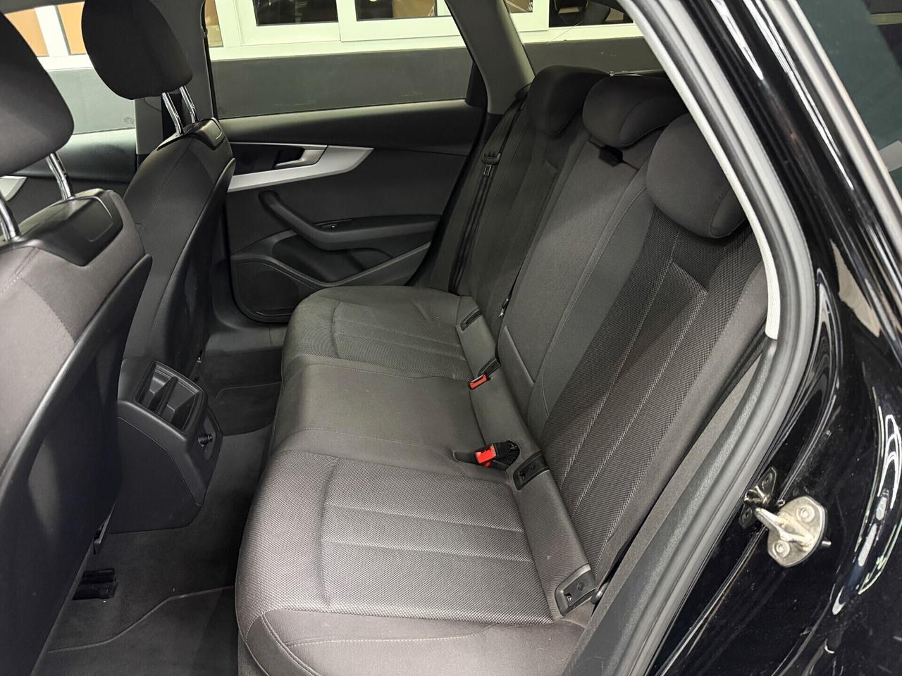 Audi A4 Avant 35 2.0 TDI 163 CV S tronic