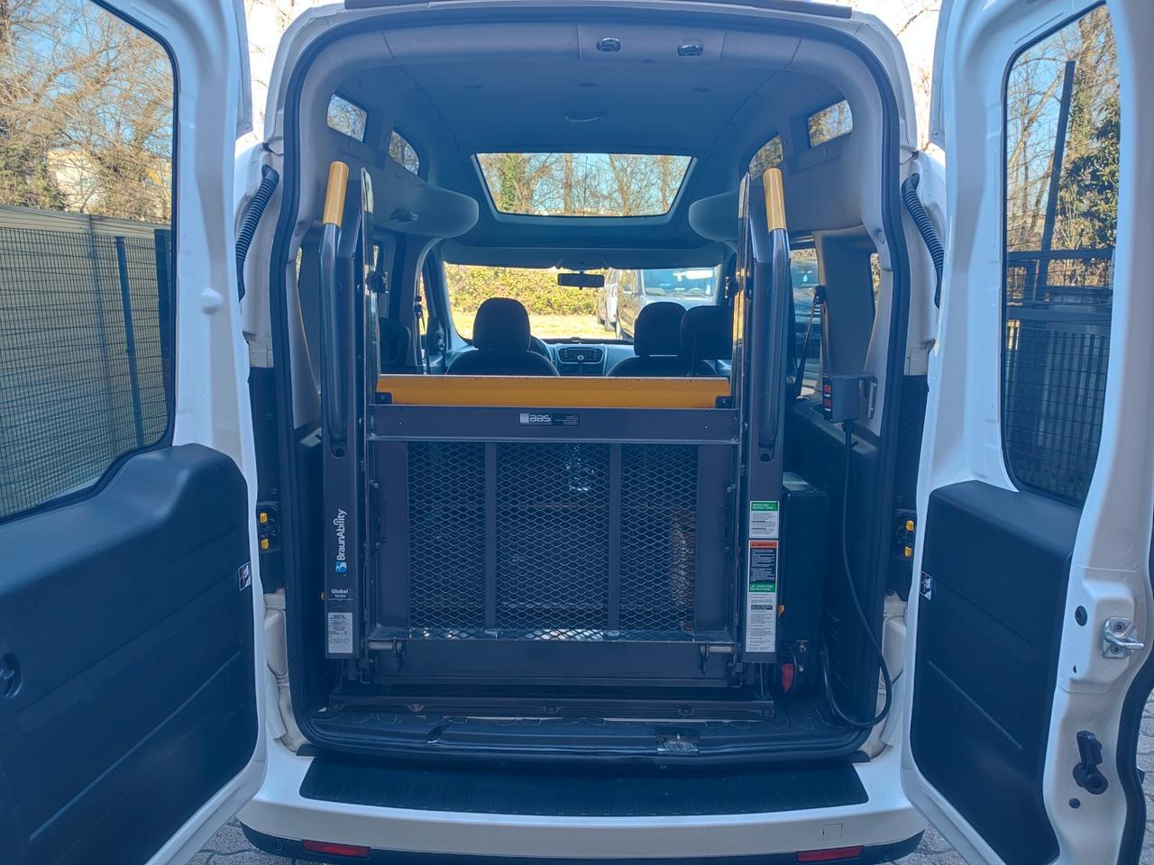 OPEL COMBO 1.4BENZINA 2017 EURO6B PEDANA DISABILI ELETTRICA