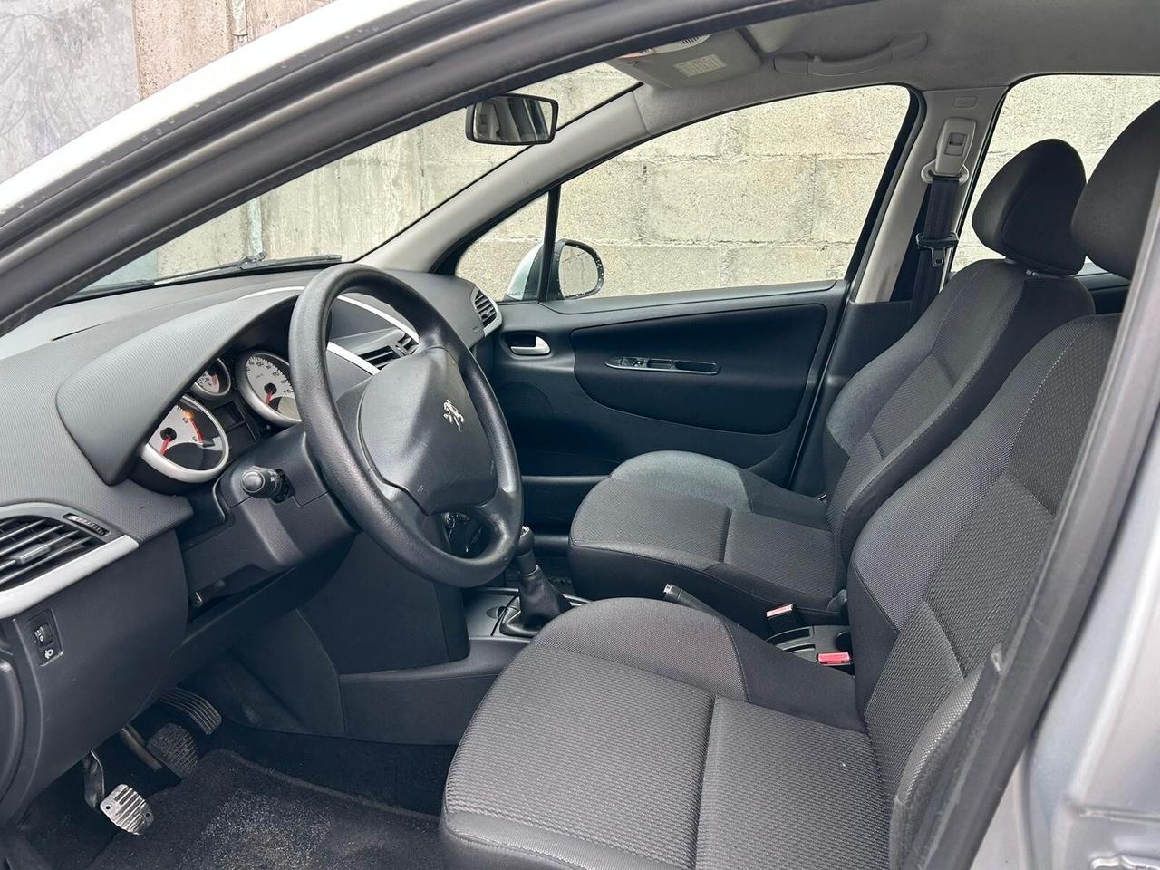 Peugeot 207 1.4 HDi 70CV FAP 5p. X Line