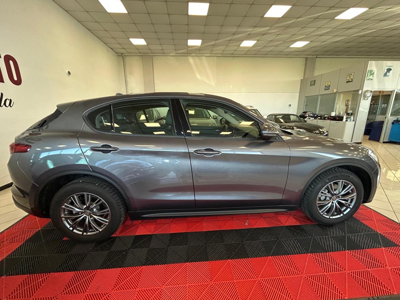 Alfa Romeo Stelvio 2.2 Turbodiesel 160 CV AT8 RWD Business