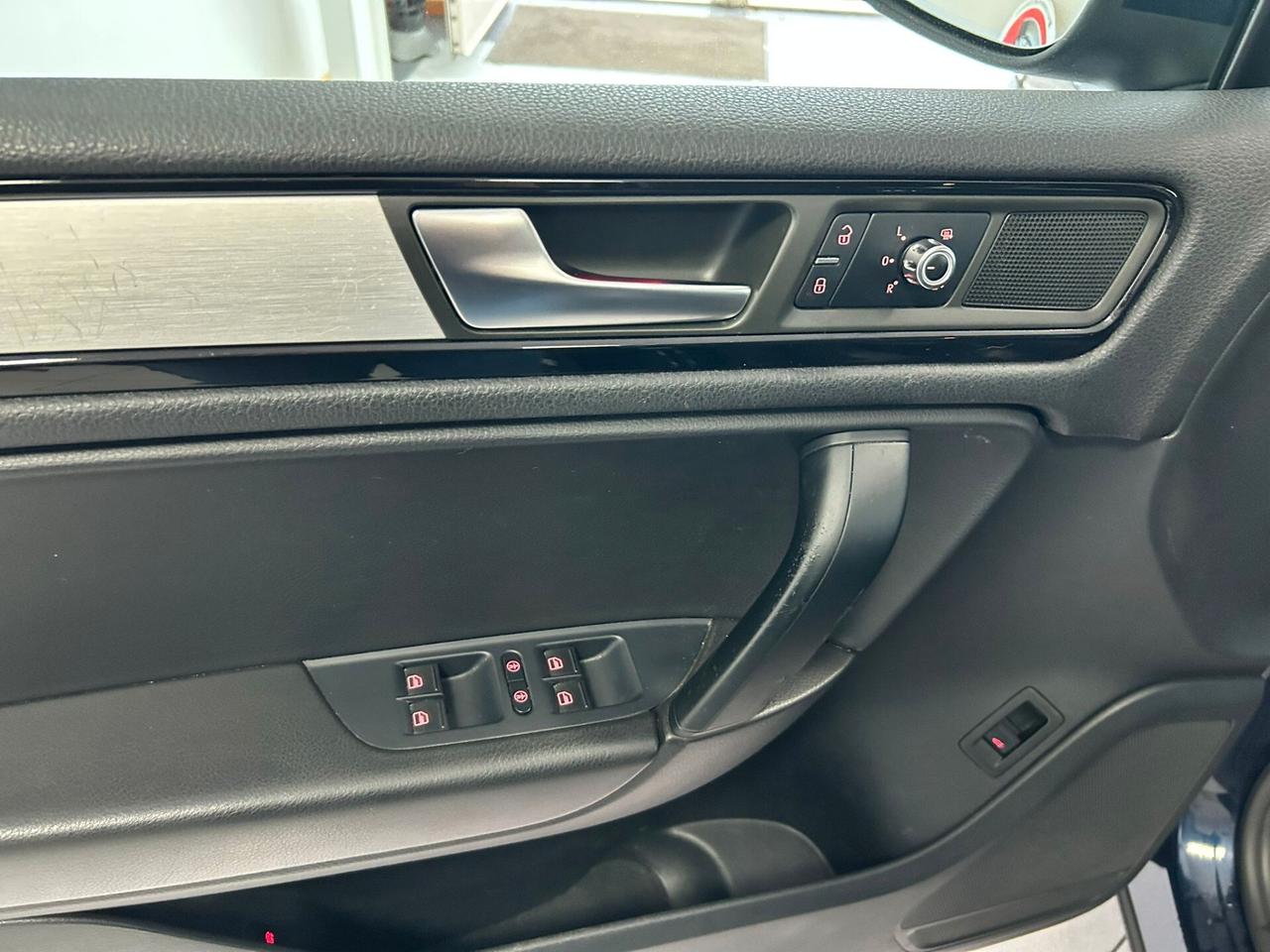 Volkswagen Touareg 3.0 TDI 240CV FULL OPTIONAL 2011
