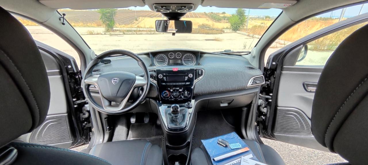 Lancia Ypsilon 0.9 TwinAir 85 CV 5 porte Metano Ecochic Gold