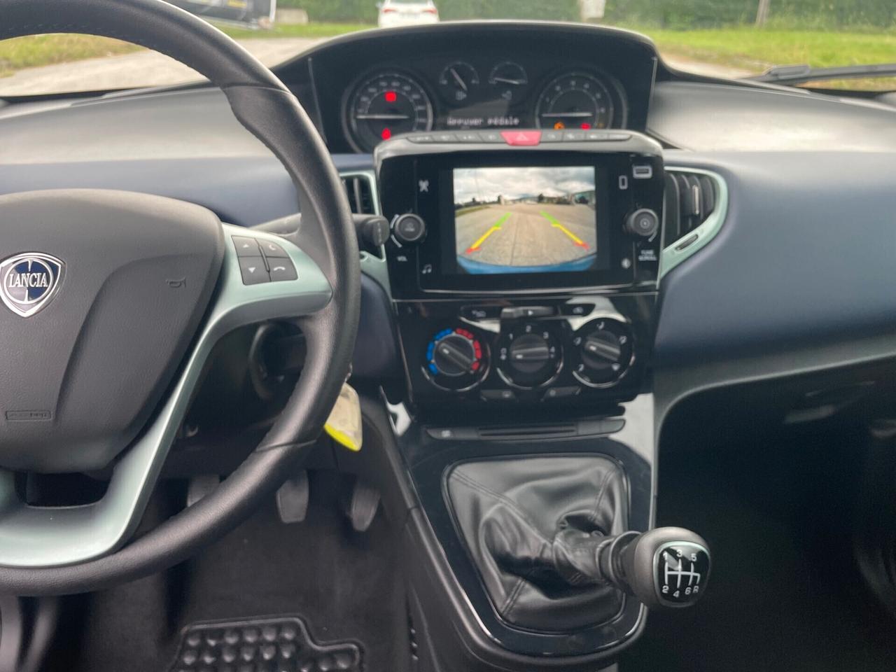 Lancia Ypsilon 1.0 FireFly 5 porte S&S Hybrid Platino