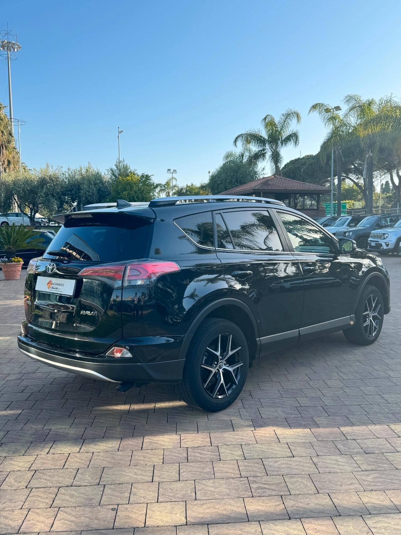 Toyota RAV 4 2.0D 2wd Lounge