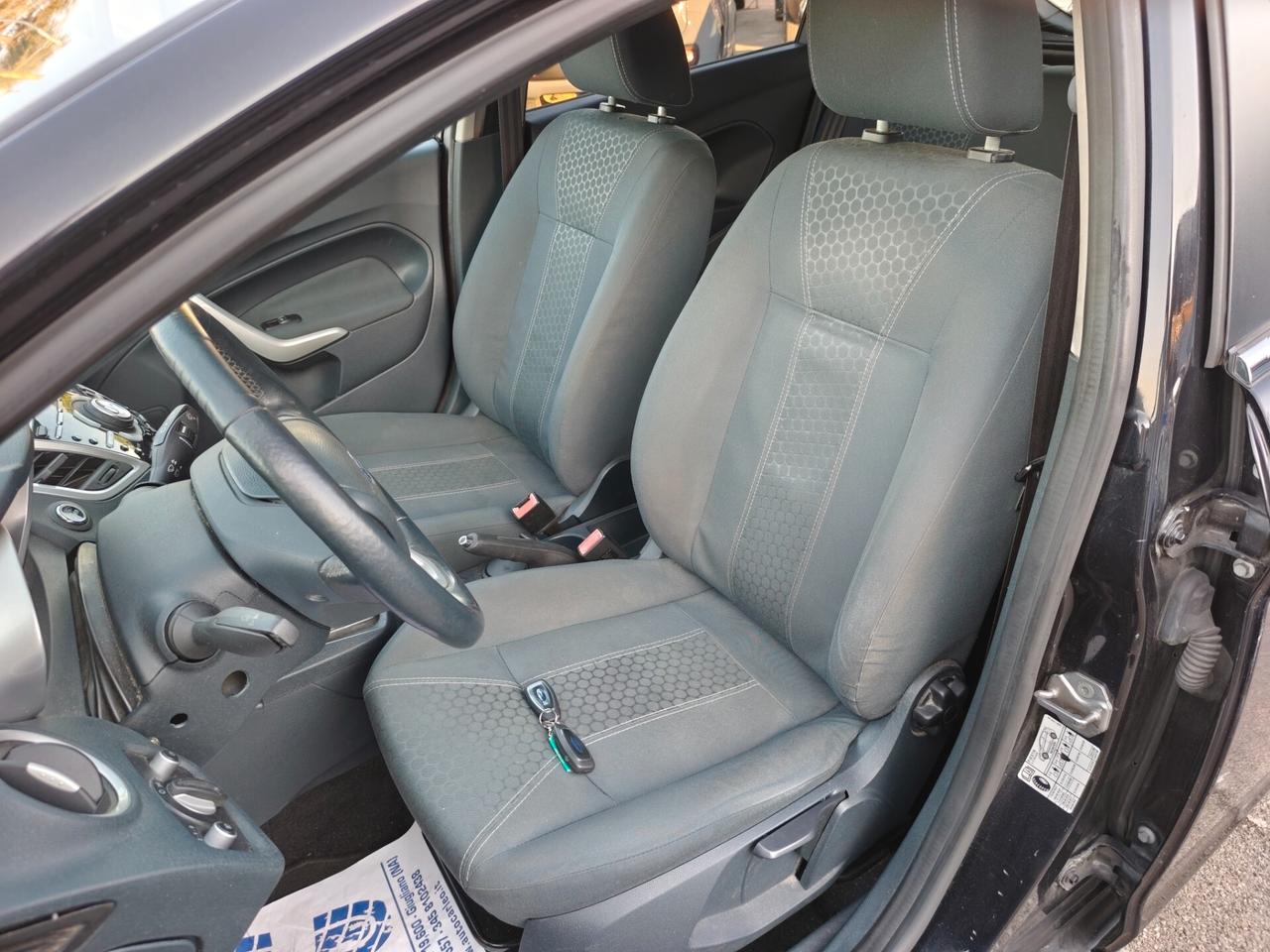Ford Fiesta AUTOMATICA 1.4 BENZINA Titanium