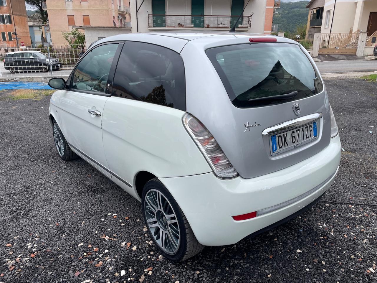 Lancia Ypsilon 1.2 Modamilano