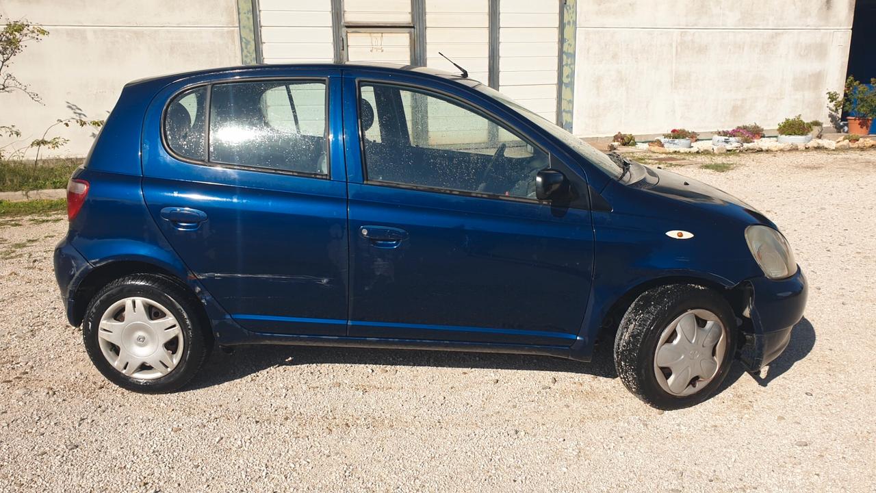 Toyota Yaris 1.0i 16V cat 5 porte 60cv