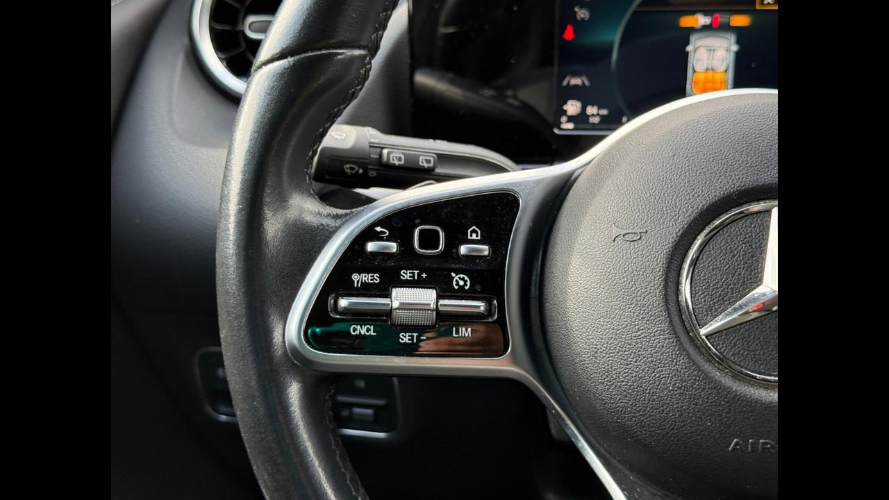 Mercedes-Benz GLA - H247 - GLA 180 d Premium auto