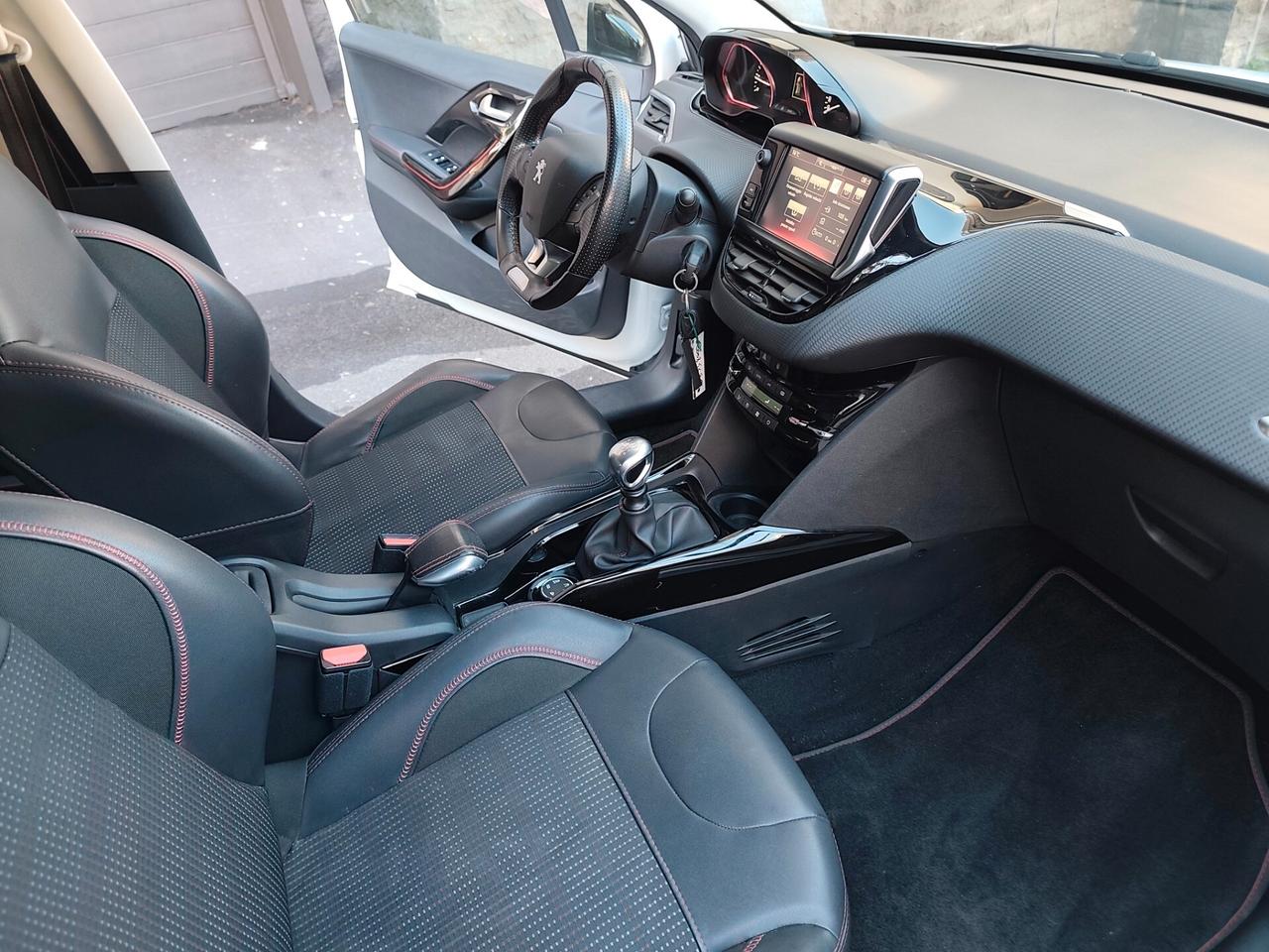 Peugeot 2008 Turbo 130 GT Line 2016