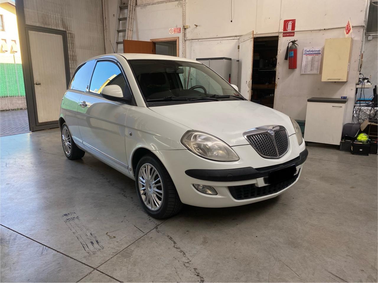 Lancia Ypsilon 1.4 Diva Ecochic GPL