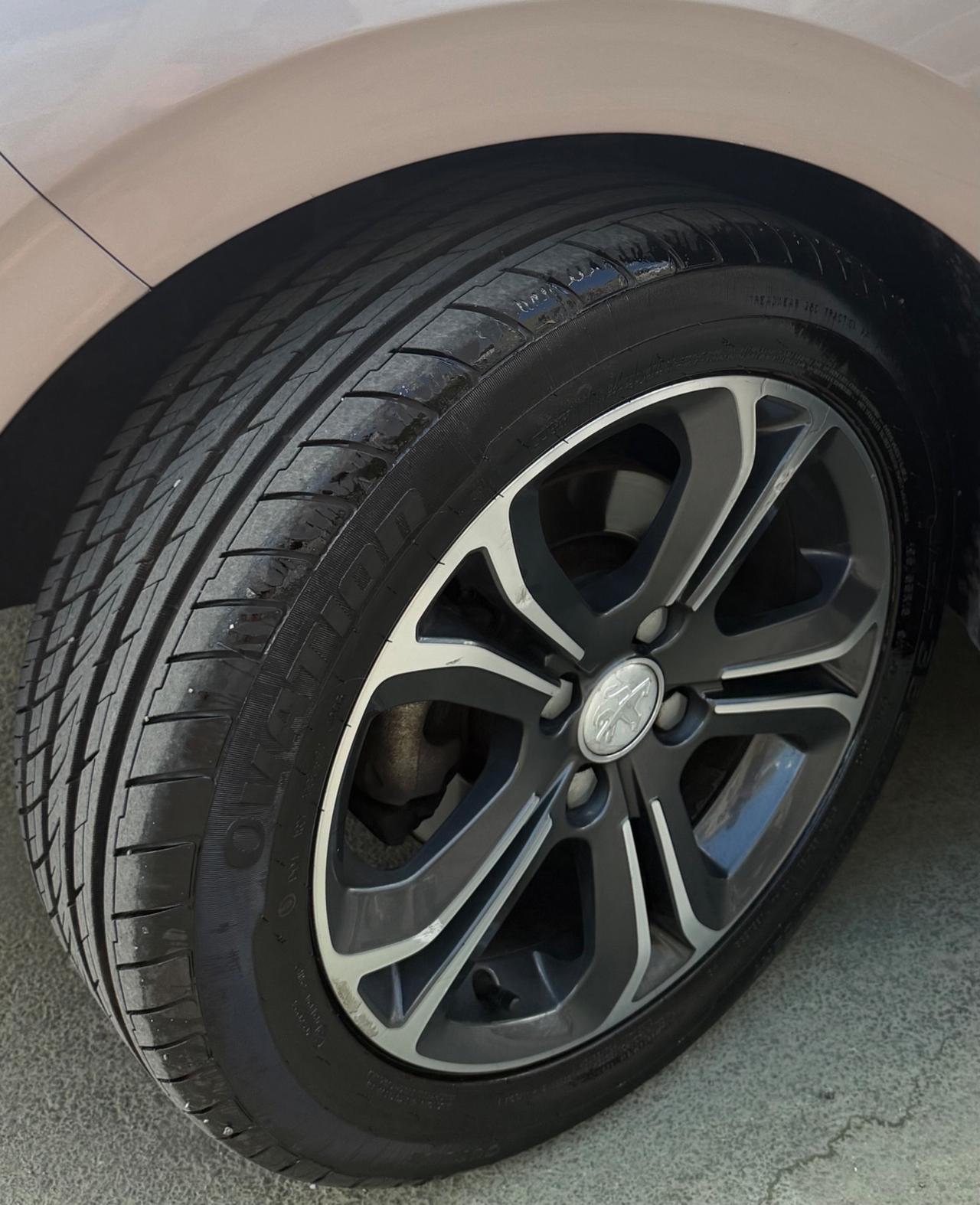 Peugeot 208 1.2 Benzina Allure 82 Cv